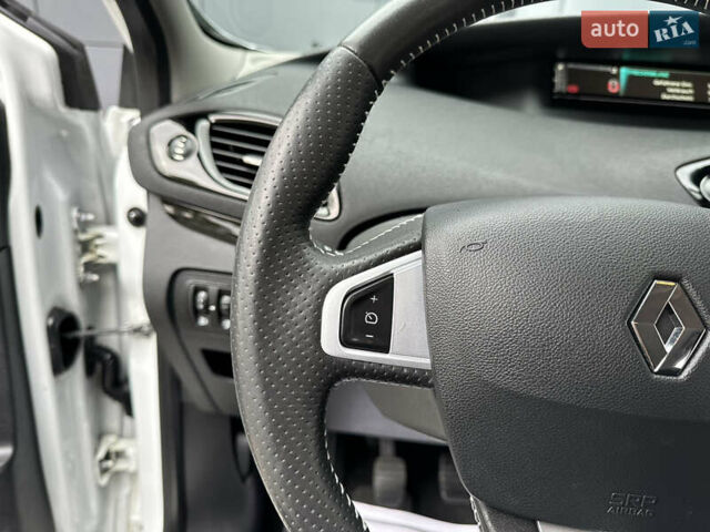 Белый Рено Гранд Сценик, объемом двигателя 1.6 л и пробегом 207 тыс. км за 9450 $, фото 69 на Automoto.ua