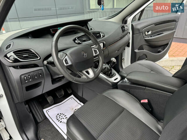 Белый Рено Гранд Сценик, объемом двигателя 1.6 л и пробегом 207 тыс. км за 9450 $, фото 59 на Automoto.ua