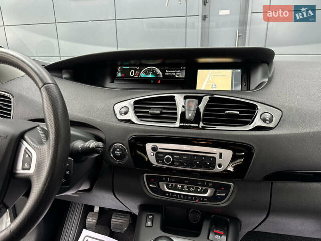 Белый Рено Гранд Сценик, объемом двигателя 1.6 л и пробегом 207 тыс. км за 9450 $, фото 97 на Automoto.ua