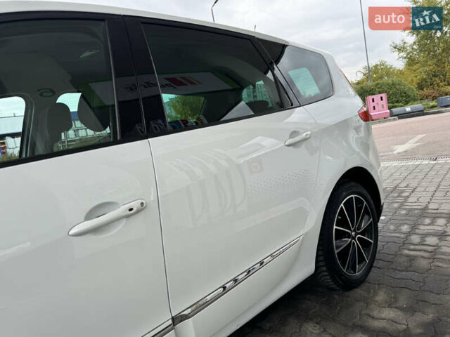 Белый Рено Гранд Сценик, объемом двигателя 1.6 л и пробегом 207 тыс. км за 9450 $, фото 35 на Automoto.ua