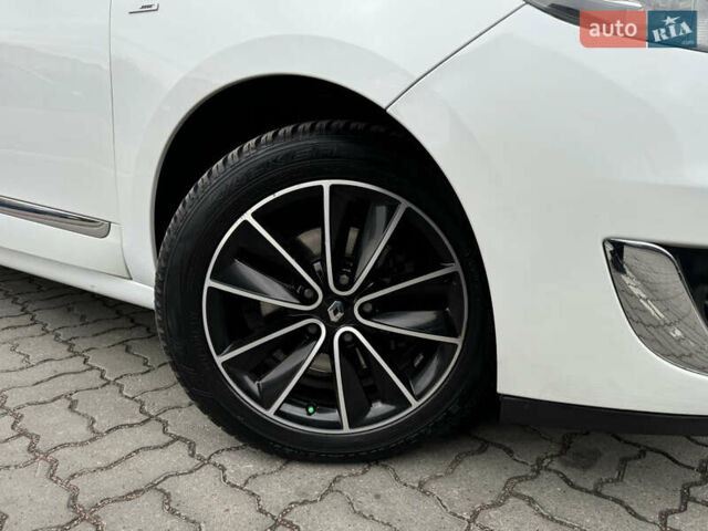 Белый Рено Гранд Сценик, объемом двигателя 1.6 л и пробегом 207 тыс. км за 9450 $, фото 10 на Automoto.ua