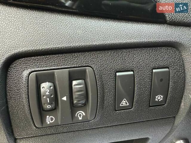 Белый Рено Гранд Сценик, объемом двигателя 1.6 л и пробегом 250 тыс. км за 8600 $, фото 24 на Automoto.ua