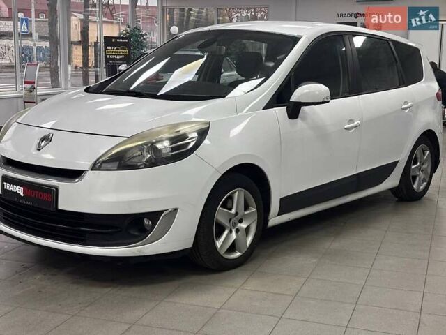 Білий Рено Гранд Сценік, об'ємом двигуна 1.46 л та пробігом 291 тис. км за 7790 $, фото 6 на Automoto.ua