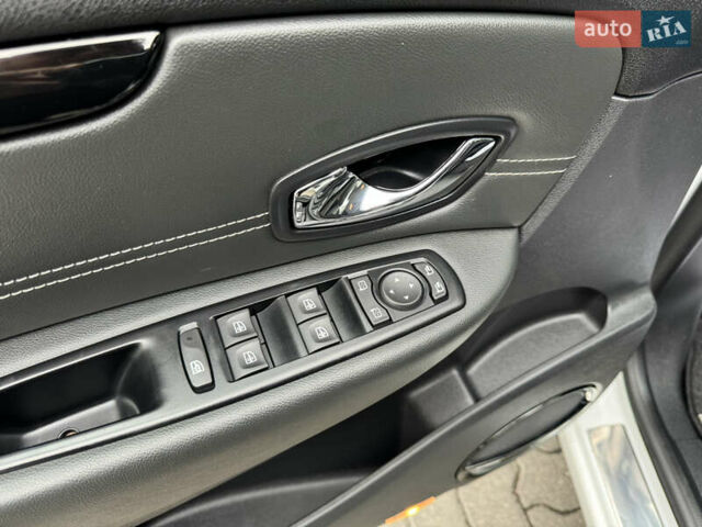 Белый Рено Гранд Сценик, объемом двигателя 1.6 л и пробегом 207 тыс. км за 9450 $, фото 58 на Automoto.ua