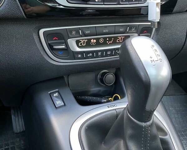 Белый Рено Гранд Сценик, объемом двигателя 1.5 л и пробегом 280 тыс. км за 8900 $, фото 4 на Automoto.ua