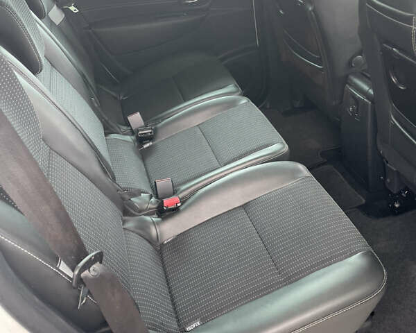 Білий Рено Гранд Сценік, об'ємом двигуна 1.5 л та пробігом 206 тис. км за 9700 $, фото 22 на Automoto.ua