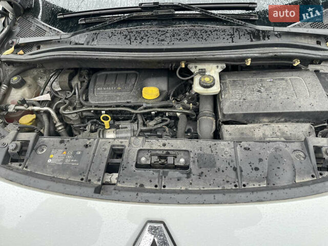 Белый Рено Гранд Сценик, объемом двигателя 1.6 л и пробегом 220 тыс. км за 9350 $, фото 30 на Automoto.ua