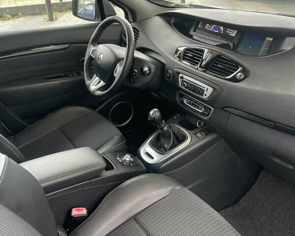 Білий Рено Гранд Сценік, об'ємом двигуна 1.5 л та пробігом 206 тис. км за 9700 $, фото 25 на Automoto.ua