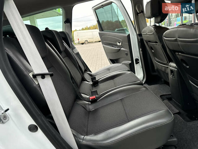 Белый Рено Гранд Сценик, объемом двигателя 1.6 л и пробегом 207 тыс. км за 9450 $, фото 107 на Automoto.ua