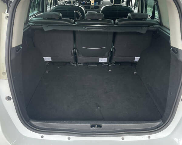 Білий Рено Гранд Сценік, об'ємом двигуна 1.5 л та пробігом 206 тис. км за 9700 $, фото 19 на Automoto.ua