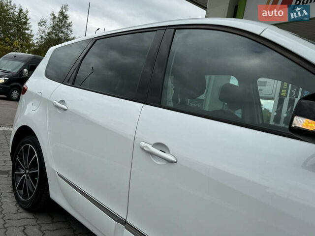 Белый Рено Гранд Сценик, объемом двигателя 1.6 л и пробегом 207 тыс. км за 9450 $, фото 17 на Automoto.ua