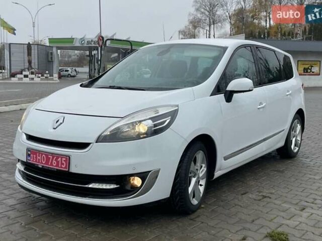 Белый Рено Гранд Сценик, объемом двигателя 1.6 л и пробегом 220 тыс. км за 9350 $, фото 1 на Automoto.ua