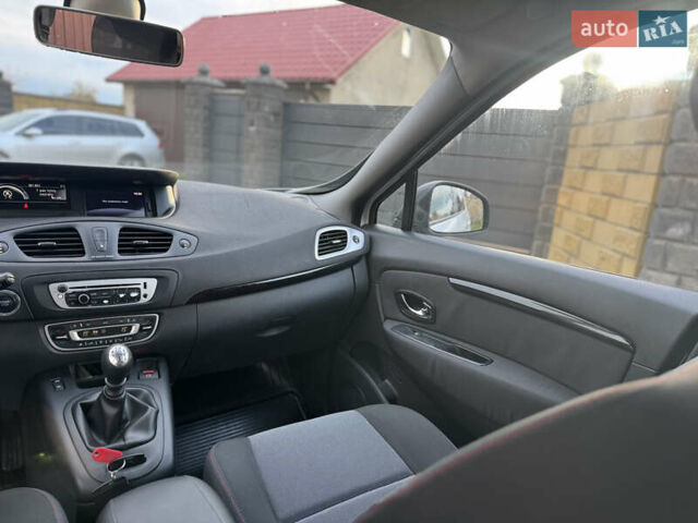 Білий Рено Гранд Сценік, об'ємом двигуна 1.5 л та пробігом 236 тис. км за 7800 $, фото 29 на Automoto.ua