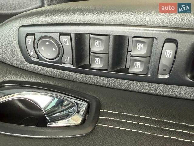 Белый Рено Гранд Сценик, объемом двигателя 1.6 л и пробегом 250 тыс. км за 8600 $, фото 29 на Automoto.ua