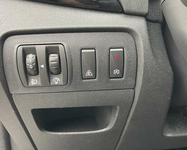 Белый Рено Гранд Сценик, объемом двигателя 1.6 л и пробегом 220 тыс. км за 9350 $, фото 20 на Automoto.ua