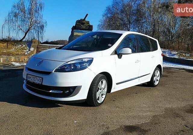 Белый Рено Гранд Сценик, объемом двигателя 1.5 л и пробегом 278 тыс. км за 8500 $, фото 1 на Automoto.ua