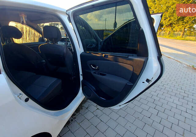 Белый Рено Гранд Сценик, объемом двигателя 1.5 л и пробегом 240 тыс. км за 8499 $, фото 21 на Automoto.ua