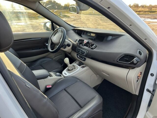 Білий Рено Гранд Сценік, об'ємом двигуна 1.6 л та пробігом 269 тис. км за 5700 $, фото 5 на Automoto.ua