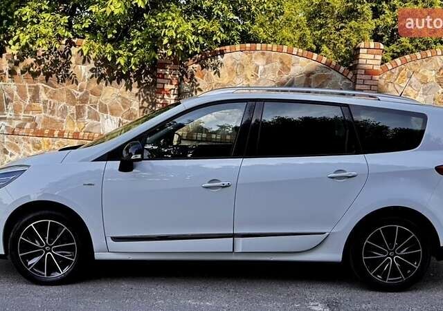 Білий Рено Гранд Сценік, об'ємом двигуна 1.2 л та пробігом 177 тис. км за 6999 $, фото 3 на Automoto.ua