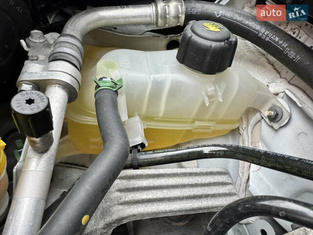 Белый Рено Гранд Сценик, объемом двигателя 1.6 л и пробегом 162 тыс. км за 10500 $, фото 77 на Automoto.ua