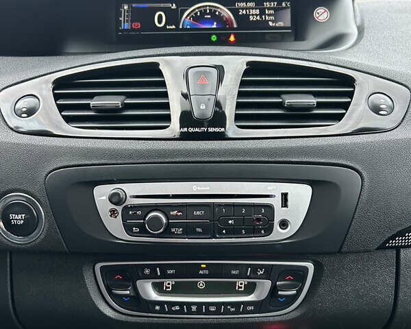 Белый Рено Гранд Сценик, объемом двигателя 1.5 л и пробегом 241 тыс. км за 9500 $, фото 56 на Automoto.ua