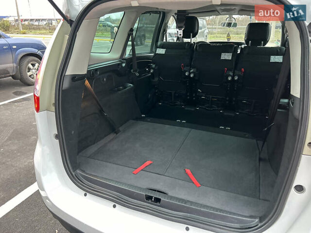 Белый Рено Гранд Сценик, объемом двигателя 1.5 л и пробегом 241 тыс. км за 9500 $, фото 80 на Automoto.ua