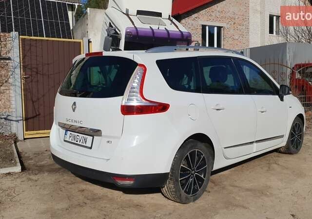 Білий Рено Гранд Сценік, об'ємом двигуна 1.6 л та пробігом 289 тис. км за 10000 $, фото 1 на Automoto.ua