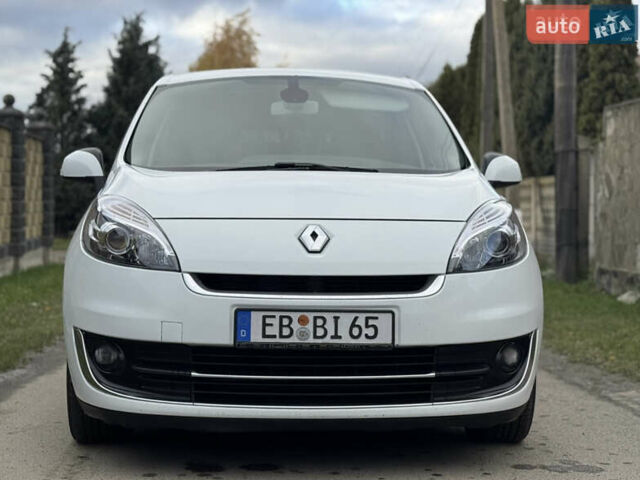 Белый Рено Гранд Сценик, объемом двигателя 1.5 л и пробегом 232 тыс. км за 8500 $, фото 8 на Automoto.ua