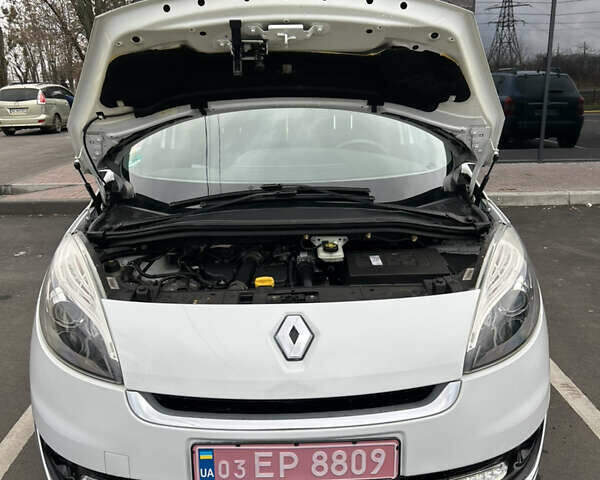 Белый Рено Гранд Сценик, объемом двигателя 1.5 л и пробегом 241 тыс. км за 9500 $, фото 58 на Automoto.ua