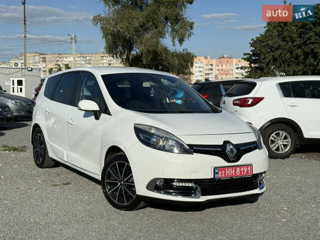 Белый Рено Гранд Сценик, объемом двигателя 1.6 л и пробегом 205 тыс. км за 9999 $, фото 1 на Automoto.ua