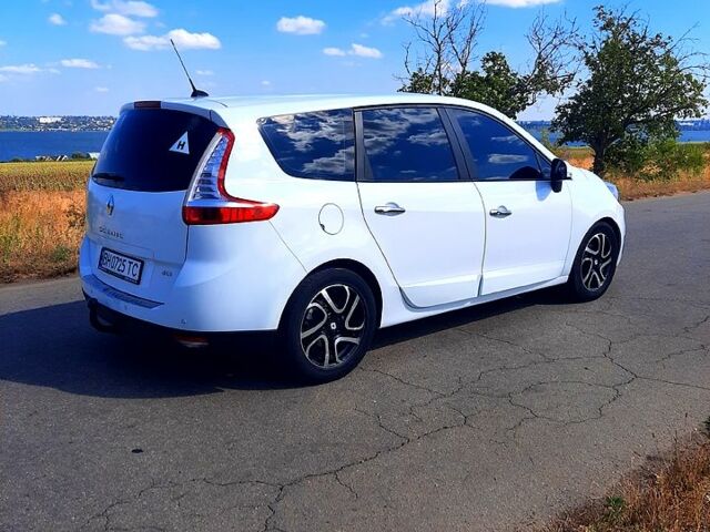 Белый Рено Гранд Сценик, объемом двигателя 1.5 л и пробегом 0 тыс. км за 9500 $, фото 1 на Automoto.ua