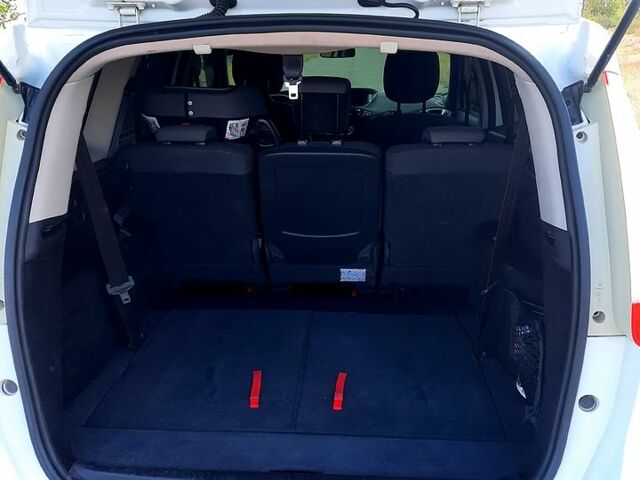 Белый Рено Гранд Сценик, объемом двигателя 1.5 л и пробегом 0 тыс. км за 9500 $, фото 7 на Automoto.ua