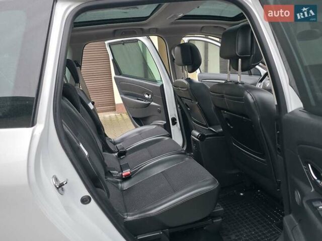 Белый Рено Гранд Сценик, объемом двигателя 1.6 л и пробегом 228 тыс. км за 8777 $, фото 34 на Automoto.ua