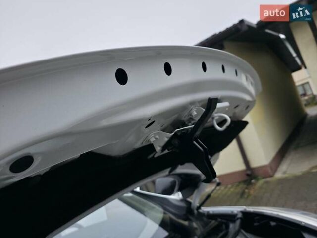 Белый Рено Гранд Сценик, объемом двигателя 1.6 л и пробегом 228 тыс. км за 8777 $, фото 31 на Automoto.ua