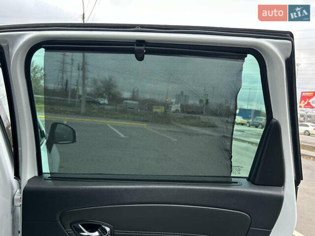 Белый Рено Гранд Сценик, объемом двигателя 1.5 л и пробегом 241 тыс. км за 9500 $, фото 116 на Automoto.ua