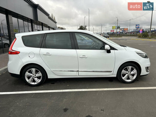 Белый Рено Гранд Сценик, объемом двигателя 1.5 л и пробегом 241 тыс. км за 9500 $, фото 3 на Automoto.ua