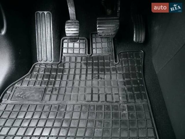 Белый Рено Гранд Сценик, объемом двигателя 1.6 л и пробегом 305 тыс. км за 7999 $, фото 60 на Automoto.ua