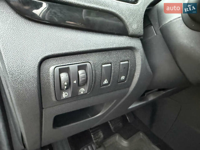 Белый Рено Гранд Сценик, объемом двигателя 1.6 л и пробегом 219 тыс. км за 9400 $, фото 17 на Automoto.ua