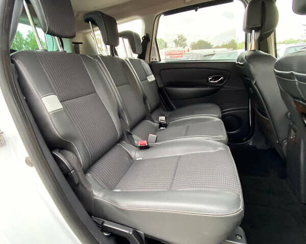 Білий Рено Гранд Сценік, об'ємом двигуна 1.5 л та пробігом 215 тис. км за 8700 $, фото 13 на Automoto.ua