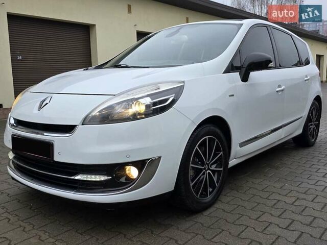 Белый Рено Гранд Сценик, объемом двигателя 1.6 л и пробегом 305 тыс. км за 7999 $, фото 6 на Automoto.ua