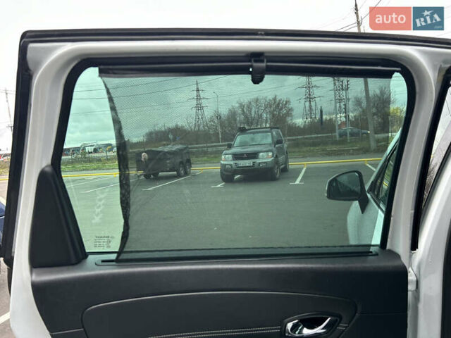 Белый Рено Гранд Сценик, объемом двигателя 1.5 л и пробегом 241 тыс. км за 9500 $, фото 117 на Automoto.ua