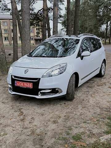 Білий Рено Гранд Сценік, об'ємом двигуна 1.5 л та пробігом 212 тис. км за 9350 $, фото 1 на Automoto.ua