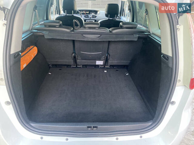 Рено Гранд Сценик 2013 в Ровно на Automoto.ua Белый Рено Гранд Сценик, объемом двигателя 1.5 л и пробегом 269 тыс. км за 9400 $, фото 23 на Automoto.ua