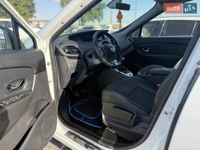 Белый Рено Гранд Сценик, объемом двигателя 1.6 л и пробегом 205 тыс. км за 9999 $, фото 15 на Automoto.ua