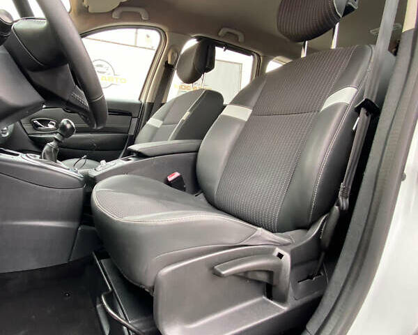 Білий Рено Гранд Сценік, об'ємом двигуна 1.5 л та пробігом 215 тис. км за 8700 $, фото 22 на Automoto.ua