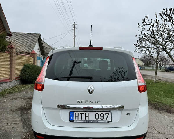 Белый Рено Гранд Сценик, объемом двигателя 1.6 л и пробегом 162 тыс. км за 10500 $, фото 14 на Automoto.ua