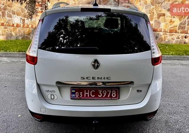 Білий Рено Гранд Сценік, об'ємом двигуна 1.2 л та пробігом 177 тис. км за 6999 $, фото 4 на Automoto.ua