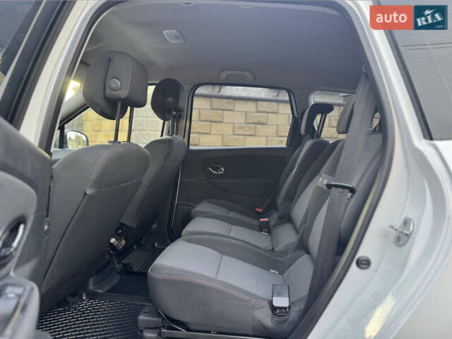 Белый Рено Гранд Сценик, объемом двигателя 1.5 л и пробегом 232 тыс. км за 8500 $, фото 23 на Automoto.ua