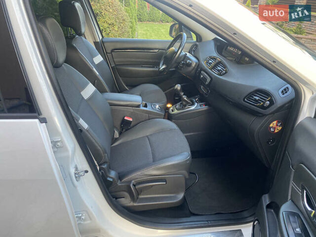 Рено Гранд Сценик 2013 в Ровно на Automoto.ua Белый Рено Гранд Сценик, объемом двигателя 1.5 л и пробегом 269 тыс. км за 9400 $, фото 27 на Automoto.ua