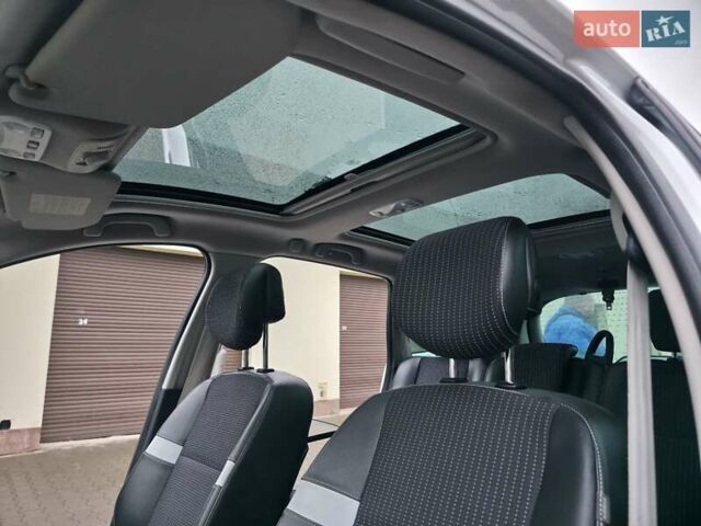 Белый Рено Гранд Сценик, объемом двигателя 1.6 л и пробегом 228 тыс. км за 8777 $, фото 65 на Automoto.ua